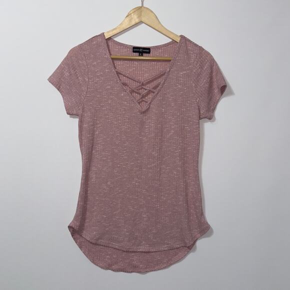 Almost Famous Tops - Almost Famous pink v neck top women’s size XL